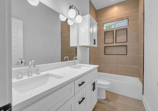 Photo 4 of Single family home for sale at 2731 Maurine F Bailey Way, Dallas, TX 75215 | MLS# 21397668 | Listing updated on 2026-09-29