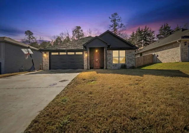 Photo 2 of Single family home for sale at 237 Oak Valley Dr, Gilmer, TX 75644 | MLS# 21398040 | Listing updated on 2026-09-29