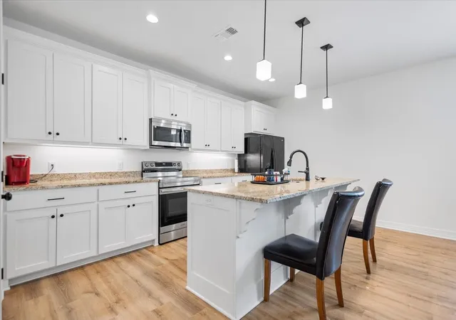 Photo 4 of Single family home for sale at 237 Oak Valley Dr, Gilmer, TX 75644 | MLS# 21398040 | Listing updated on 2026-09-29