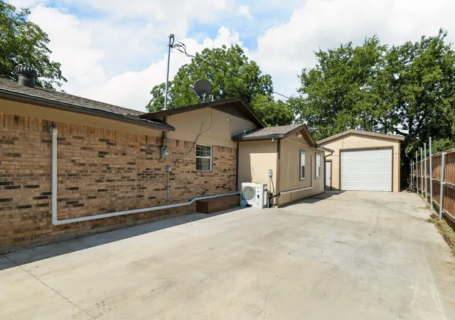 Photo 1 of Single family home for sale at 2801 Rosebud Ln, Richland Hills, TX 76118 | MLS# 21396698 | Listing updated on 2026-10-06