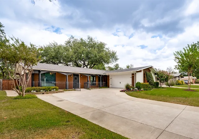 Photo 1 of Single family home for sale at 3259 Saint Croix Dr, Dallas, TX 75229 | MLS# 21396115 | Listing updated on 2026-10-04