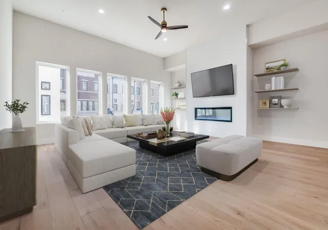 Photo 3 of Condo for sale at 250 E Dallas St #124, Grapevine, TX 76051 | MLS# 21397325 | Listing updated on 2026-09-30