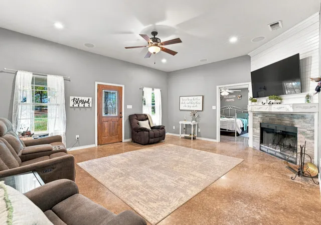 Photo 3 of Single family home for sale at 477 County Rd 1550, Chico, TX 76431 | MLS# 21397420 | Listing updated on 2026-09-29