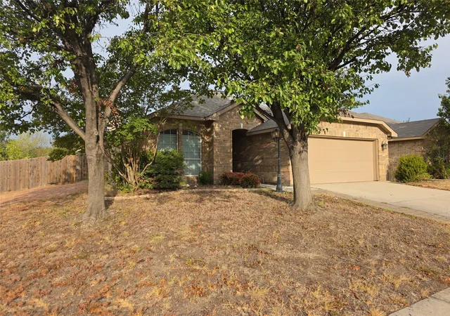 Photo 1 of Single family home for sale at 601 Crestview Ct, Saginaw, TX 76179 | MLS# 21397593 | Listing updated on 2026-09-29