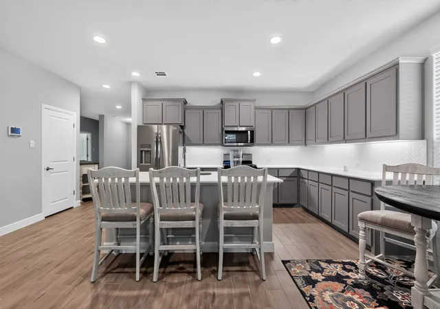 Photo 4 of Single family home for sale at 400 Dunmore Dr, Haslet, TX 76052 | MLS# 21370316 | Listing updated on 2026-09-29