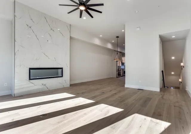 Photo 3 of Condo for sale at 250 E Dallas St #127, Grapevine, TX 76051 | MLS# 21397336 | Listing updated on 2026-09-29