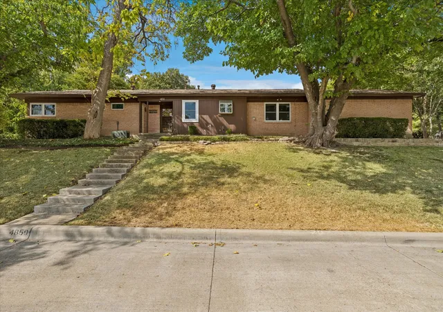 Photo 1 of Single family home for sale at 4850 Westcreek Dr, Fort Worth, TX 76133 | MLS# 21398101 | Listing updated on 2026-10-10