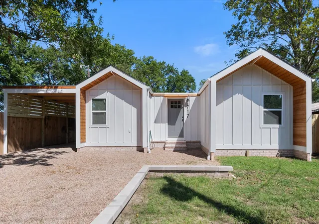 Photo 1 of Single family home for sale at 717 Alice St, Mexia, TX 76667 | MLS# 21398157 | Listing updated on 2026-09-29