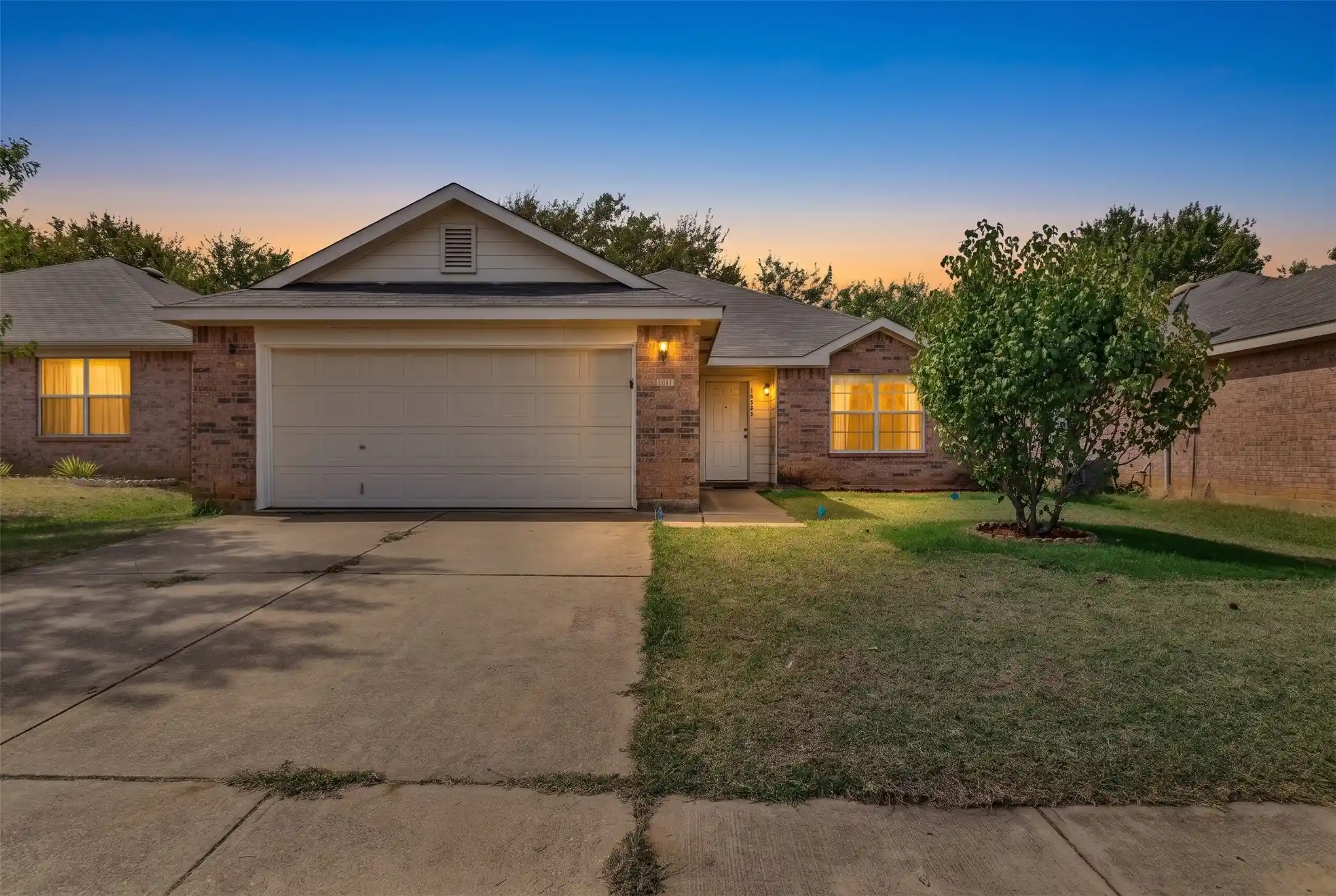 Photo 1 of Single family home for sale at 10333 Bear Holw Dr, Fort Worth, TX 76244 | MLS# 21398175 | Listing updated on 2026-10-31