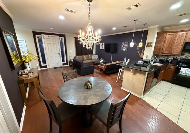 Photo 4 of Townhouse for sale at 5402 Bexar St, Dallas, TX 75215 | MLS# 21398194 | Listing updated on 2026-09-29