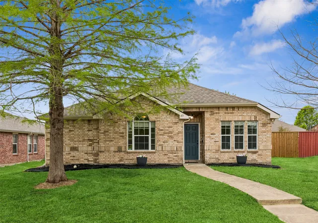 Photo 1 of Single family home for sale at 413 Sandy Ln, Royse City, TX 75189 | MLS# 21397698 | Listing updated on 2026-10-08