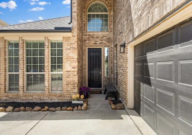 Photo 2 of Single family home for sale at 13995 Alden Ln, Frisco, TX 75035 | MLS# 21394610 | Listing updated on 2026-10-03