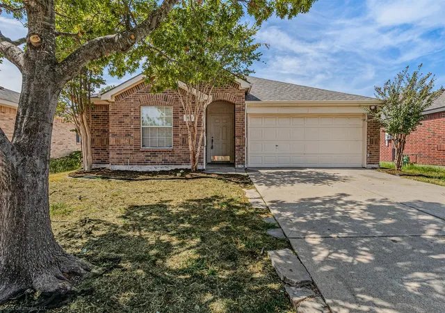Photo 1 of Single family home for sale at 2011 Misty Holw Ct, Forney, TX 75126 | MLS# 21398114 | Listing updated on 2026-09-29