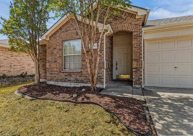 Photo 2 of Single family home for sale at 2011 Misty Holw Ct, Forney, TX 75126 | MLS# 21398114 | Listing updated on 2026-09-29