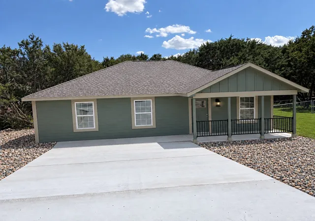 Photo 1 of Single family home for sale at 1021 Comanche Cvs Dr, Granbury, TX 76048 | MLS# 21393335 | Listing updated on 2026-10-05
