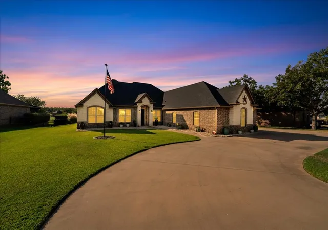 Photo 1 of Single family home for sale at 6410 Pinehurst Dr, Granbury, TX 76049 | MLS# 21394083 | Listing updated on 2026-10-08