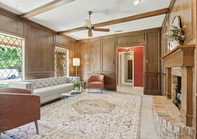 Photo 2 of Single family home for sale at 915 Grinnell Dr, Richardson, TX 75081 | MLS# 21288023 | Listing updated on 2026-10-08