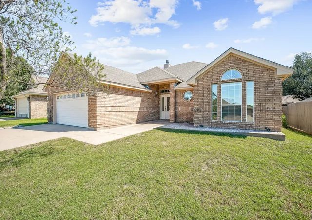 Photo 1 of Single family home for sale at 320 Midnight Shadow, Stephenville, TX 76401 | MLS# 21398288 | Listing updated on 2026-09-29