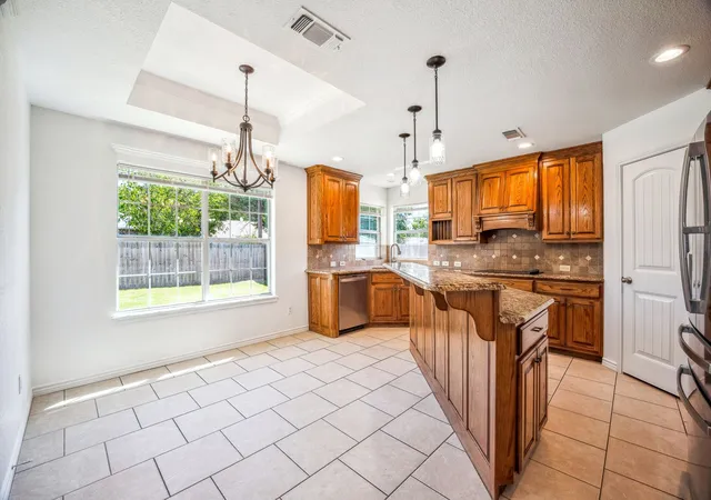 Photo 4 of Single family home for sale at 320 Midnight Shadow, Stephenville, TX 76401 | MLS# 21398288 | Listing updated on 2026-09-29