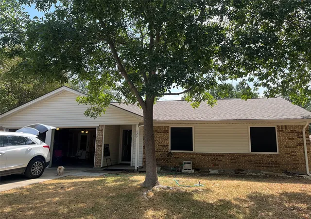Photo 1 of Single family home for sale at 829 Mustang Dr, Saginaw, TX 76179 | MLS# 21398246 | Listing updated on 2026-10-07