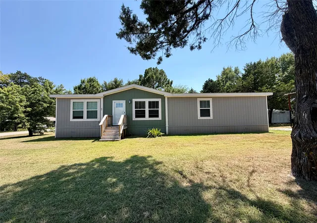 Photo 2 of Manufactured home for sale at 60 Holland St, Pottsboro, TX 75076 | MLS# 21398318 | Listing updated on 2026-09-29