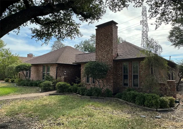 Photo 2 of Sale Pending at 1420 Oxford Pl, Mesquite, TX 75149 | MLS# 21397456 | Listing updated on 2026-10-03