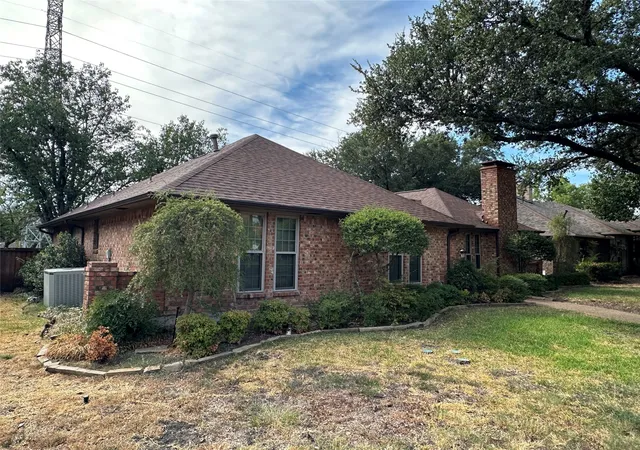 Photo 3 of Sale Pending at 1420 Oxford Pl, Mesquite, TX 75149 | MLS# 21397456 | Listing updated on 2026-10-03