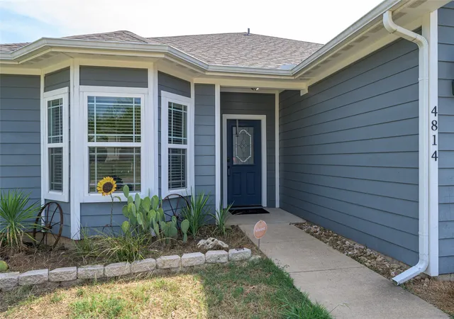 Photo 2 of Single family home for sale at 4814 Pinnacle Pl, Denison, TX 75021 | MLS# 21397202 | Listing updated on 2026-09-29