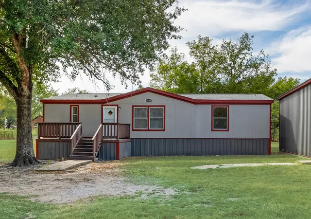 Photo 2 of Manufactured home for sale at 9330 Lynda Ln, Quinlan, TX 75474 | MLS# 21398144 | Listing updated on 2026-09-30