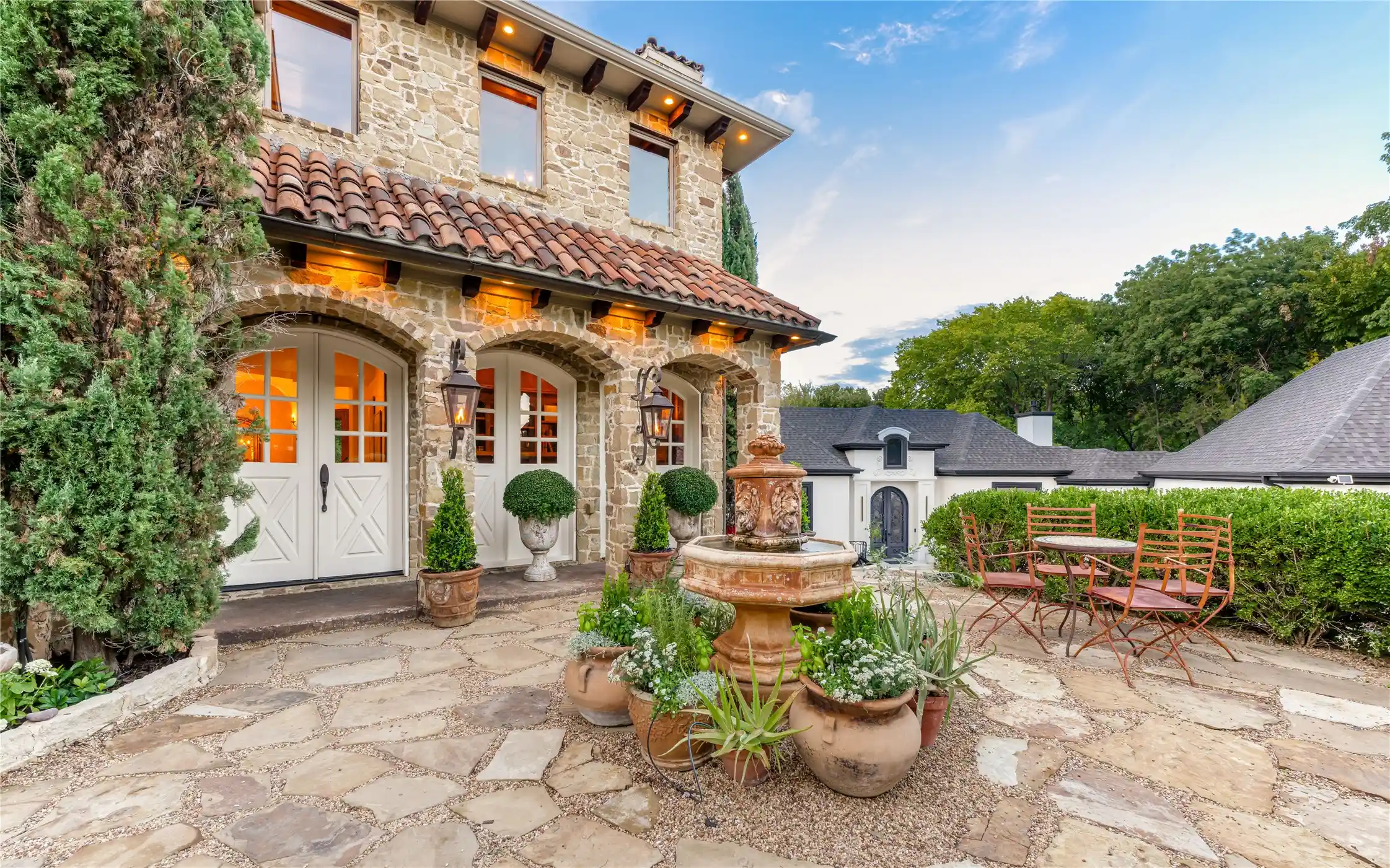 Photo 1 of Mansion for sale at 306 Shamrock Cir, Rockwall, TX 75032 | MLS# 21398316 | Listing updated on 2026-10-24
