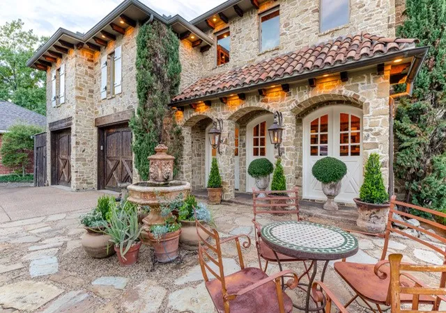 Photo 3 of Mansion for sale at 306 Shamrock Cir, Rockwall, TX 75032 | MLS# 21398316 | Listing updated on 2026-10-03