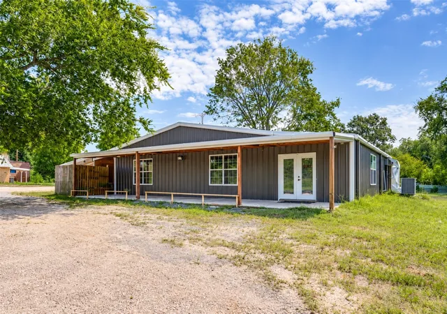 Photo 3 of Single family home for sale at 114 Central Ave, Marietta, TX 75566 | MLS# 21390127 | Listing updated on 2026-09-29