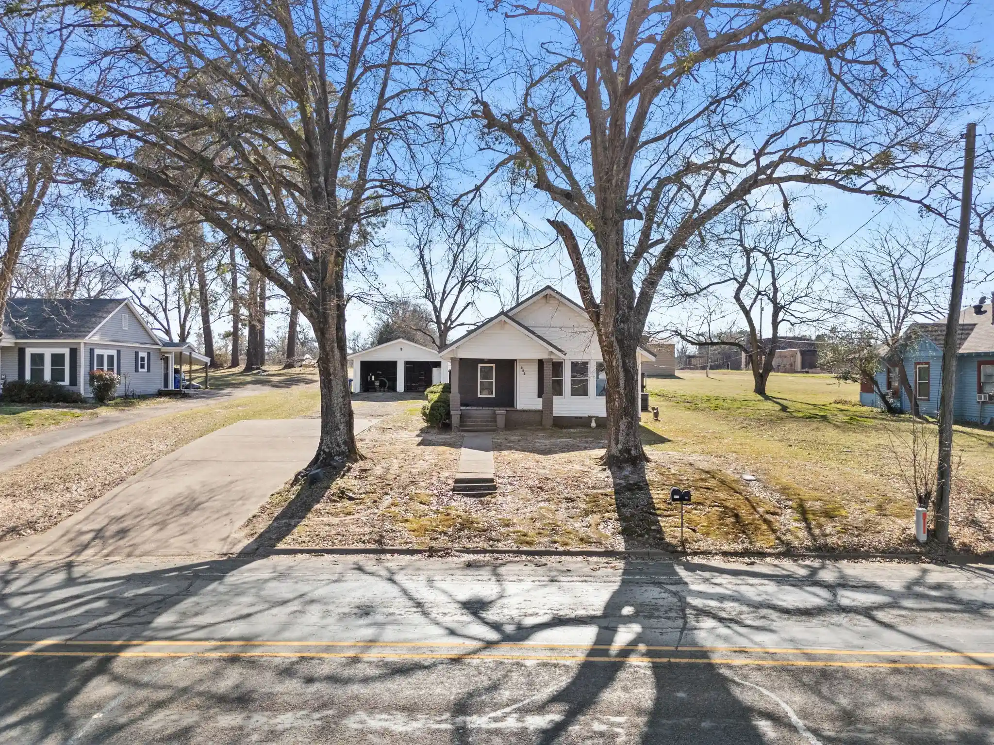 Photo 1 of Single family home for sale at 605 Dallas St, Winona, TX 75792 | MLS# 21398414 | Listing updated on 2026-10-16