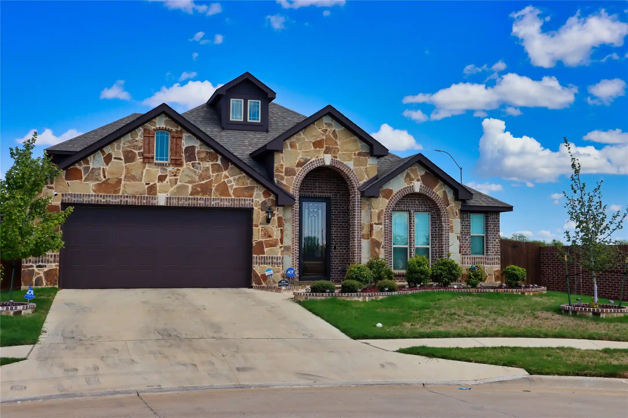 Photo 1 of Single family home for sale at 4100 Snowberry Ln, Crowley, TX 76036 | MLS# 21397020 | Listing updated on 2026-10-22