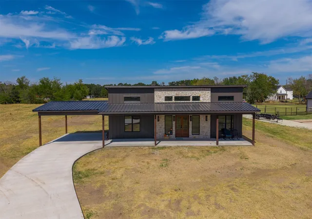 Photo 1 of Single family home for sale at 3570 Highway 11, Sulphur Springs, TX 75482 | MLS# 21398300 | Listing updated on 2026-10-04