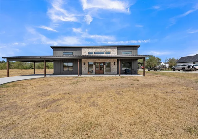 Photo 2 of Single family home for sale at 3570 Highway 11, Sulphur Springs, TX 75482 | MLS# 21398300 | Listing updated on 2026-10-04