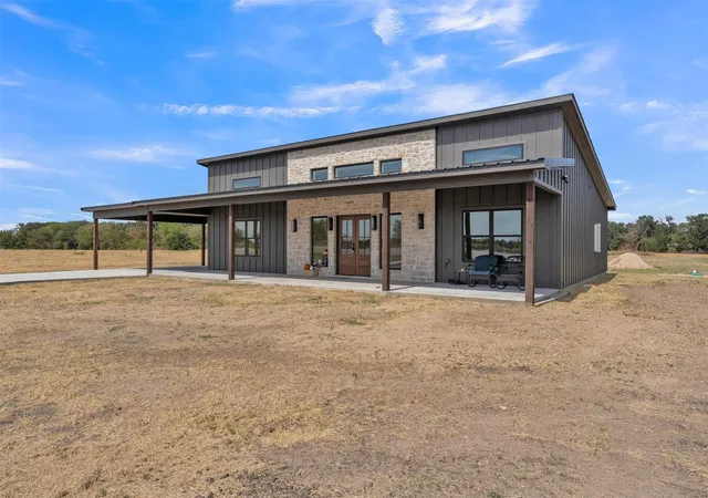 Photo 3 of Single family home for sale at 3570 Highway 11, Sulphur Springs, TX 75482 | MLS# 21398300 | Listing updated on 2026-10-04