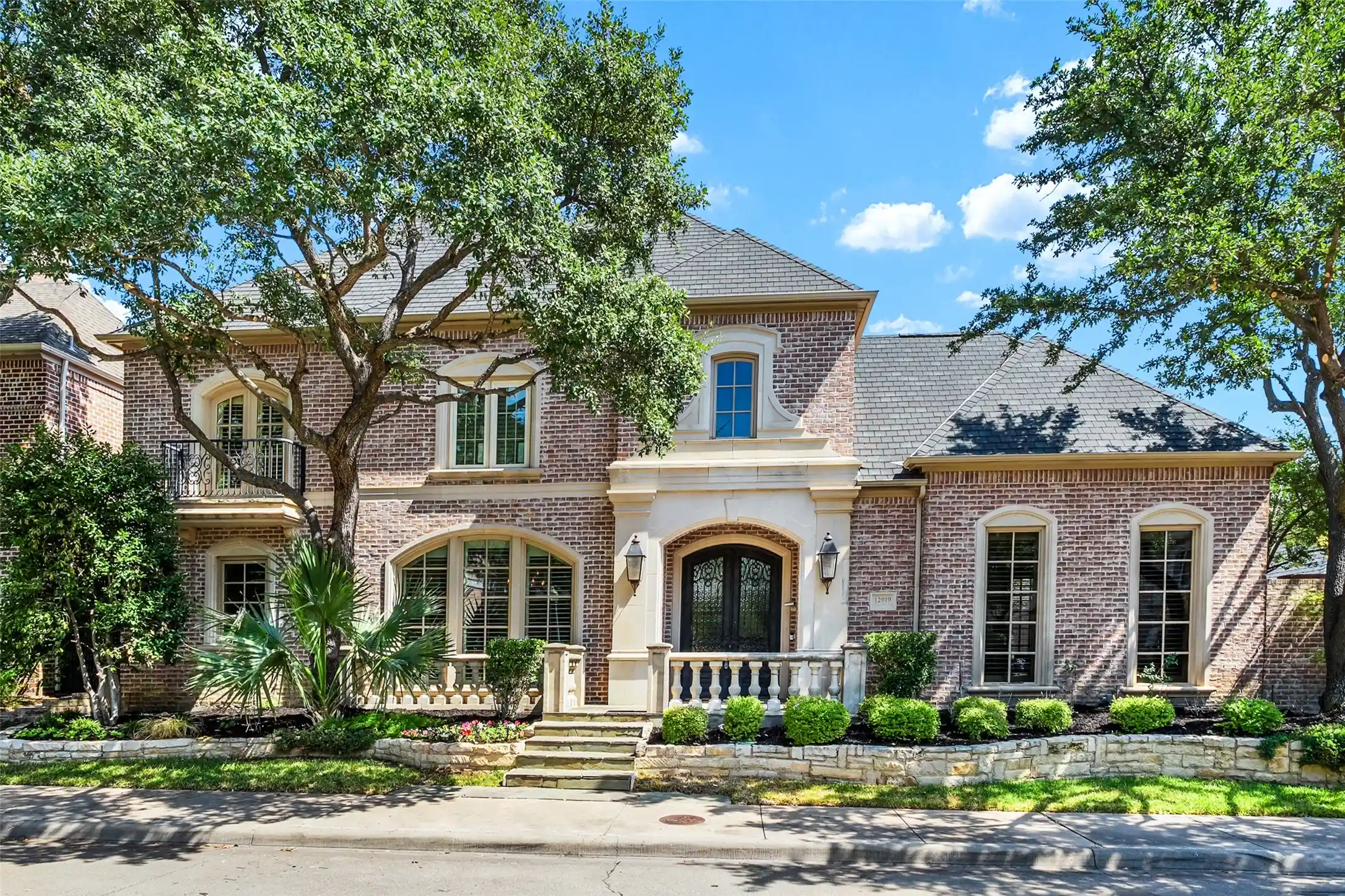 Photo 1 of Sale Pending at 12010 Edgestone Rd, Dallas, TX 75230 | MLS# 21396936 | Listing updated on 2026-10-16