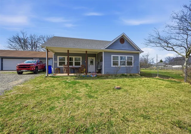 Photo 2 of Single family home for sale at 812 Quail Crk Cir, Pottsboro, TX 75076 | MLS# 21398448 | Listing updated on 2026-10-09