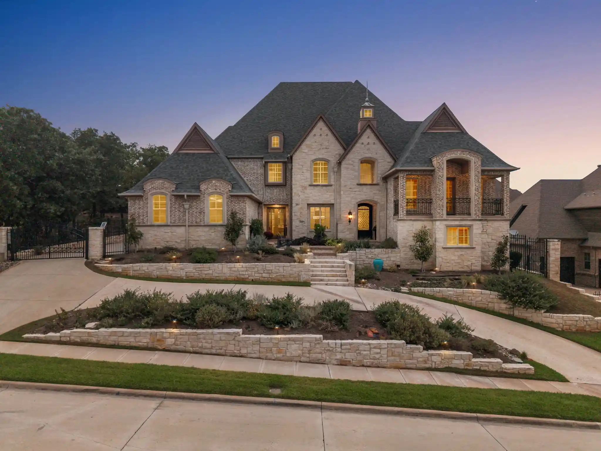Photo 1 of Mansion for sale at 512 Rancho Laredo Trl, Southlake, TX 76092 | MLS# 21381728 | Listing updated on 2026-10-16