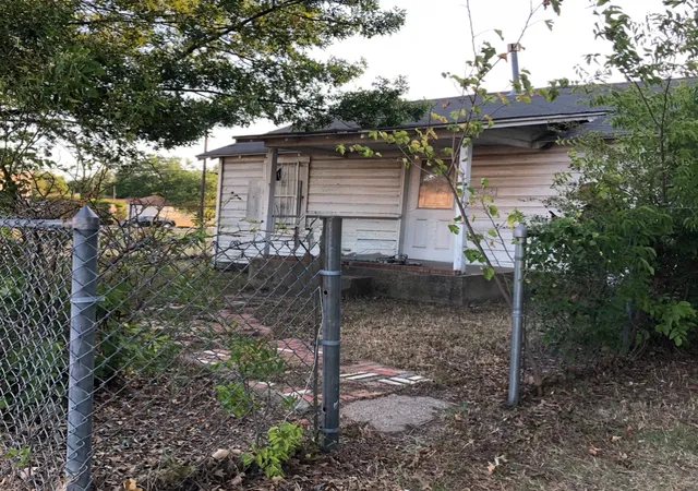 Photo 2 of Single family home for sale at 3331 Sylvan Ave, Dallas, TX 75212 | MLS# 21377045 | Listing updated on 2026-09-29