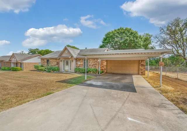 Photo 2 of Single family home for sale at 317 Williams Rd, Lorena, TX 76655 | MLS# 21390881 | Listing updated on 2026-09-29