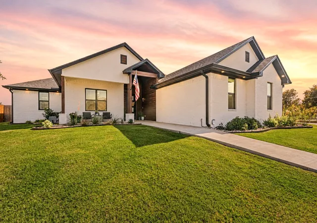 Photo 1 of Single family home for sale at 149 Water View Ln, Waco, TX 76706 | MLS# 21398462 | Listing updated on 2026-10-07