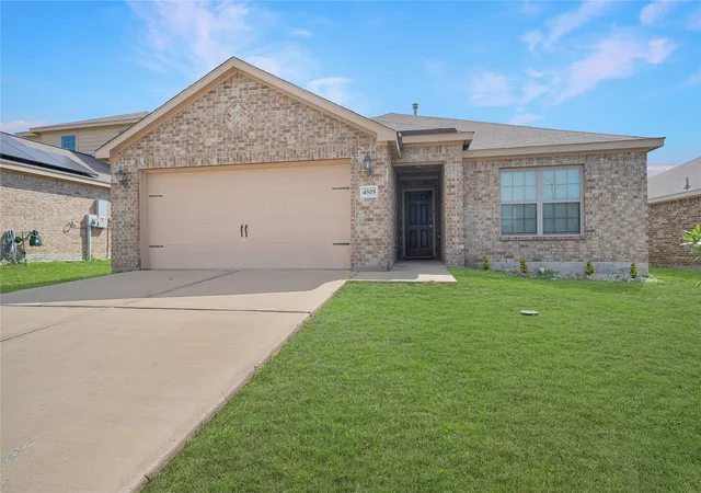 Photo 1 of Multi family home for sale at 4505 Mares Tail Dr, Forney, TX 75126 | MLS# 21394843 | Listing updated on 2026-09-30