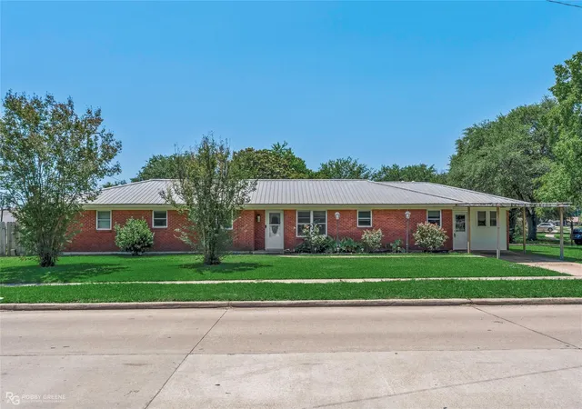 Photo 1 of Single family home for sale at 2110 Belle Grv Dr, Bossier City, LA 71111 | MLS# 21398485 | Listing updated on 2026-09-29