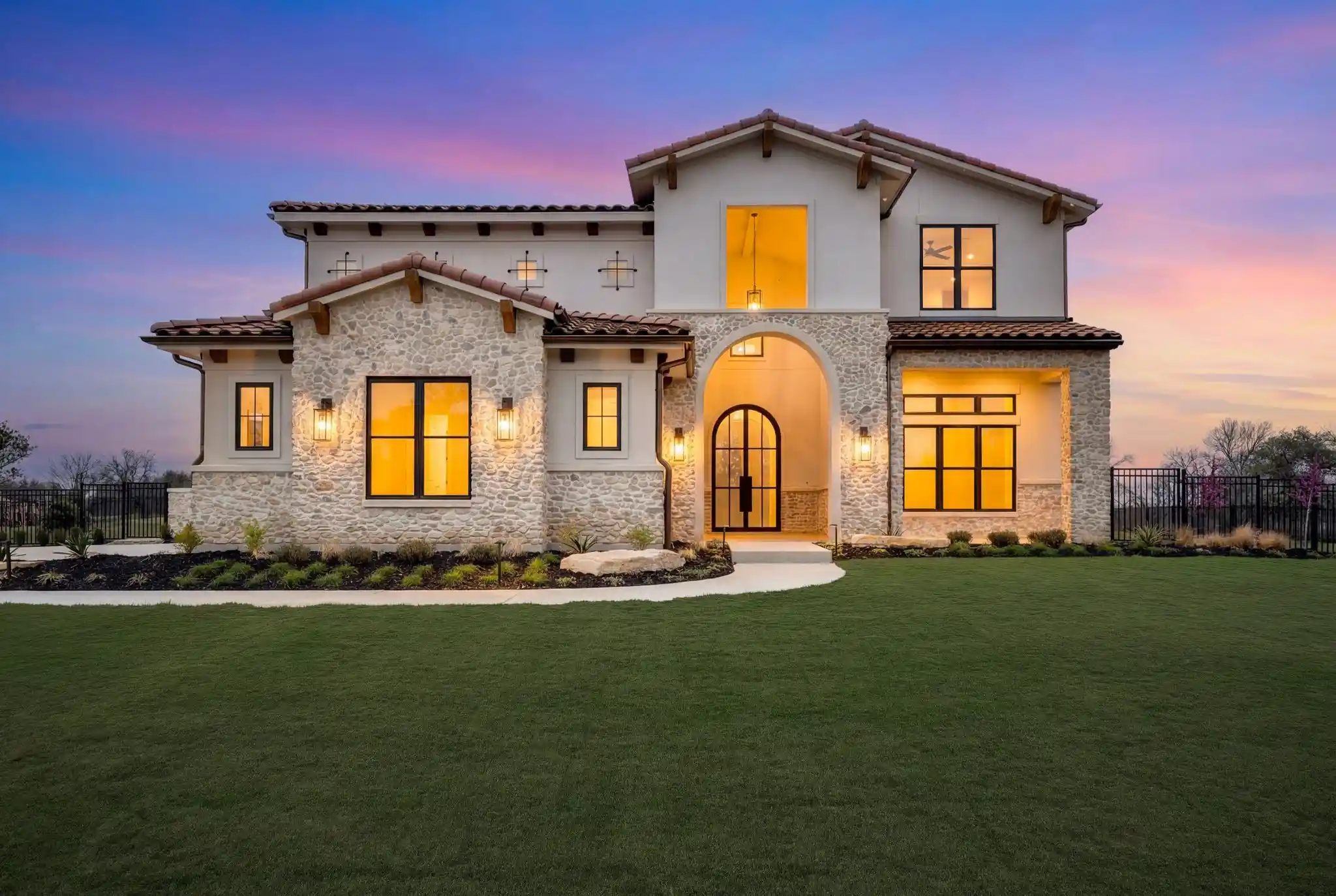 Photo 1 of Mansion for sale at 10621 Arrowhead Point Dr, Fort Worth, TX 76179 | MLS# 21398508 | Listing updated on 2026-10-25