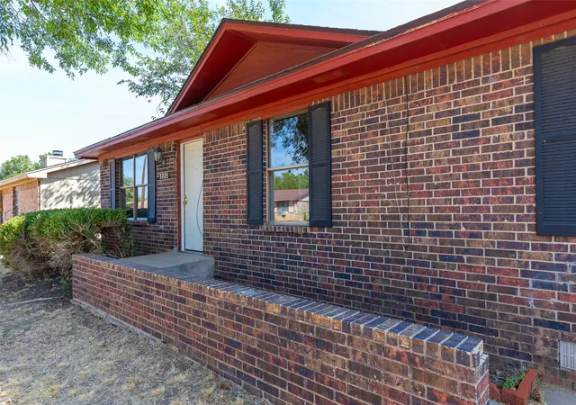 Photo 2 of Single family home for sale at 3725 Trinity Ln, Abilene, TX 79602 | MLS# 21398220 | Listing updated on 2026-10-09