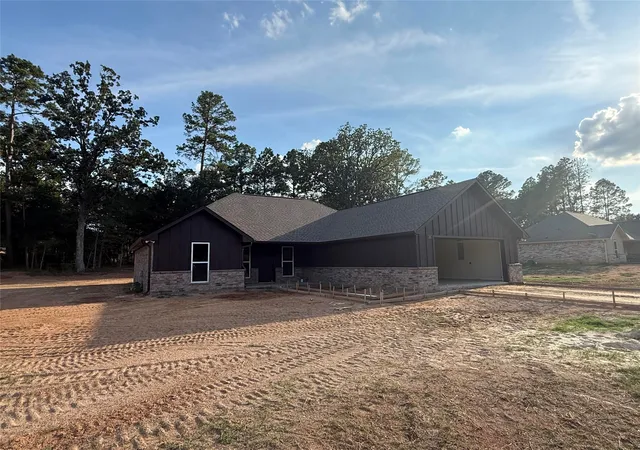 Photo 1 of Single family home for sale at 347 Private Rd 6292, Mineola, TX 75773 | MLS# 21398512 | Listing updated on 2026-09-29