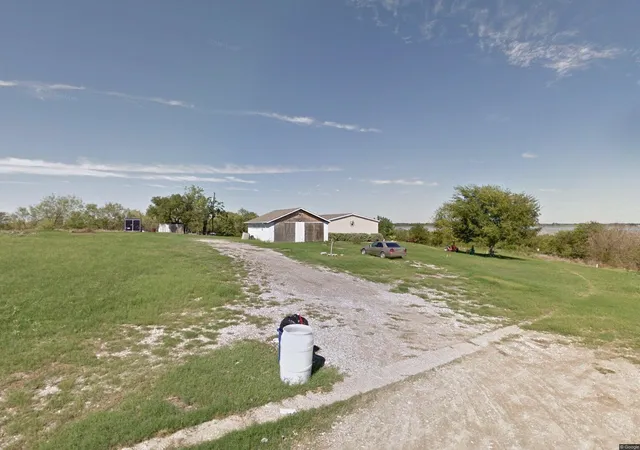 Photo 1 of Sale Pending at 135 County Rd 3048, Corsicana, TX 75109 | MLS# 21398546 | Listing updated on 2026-10-01
