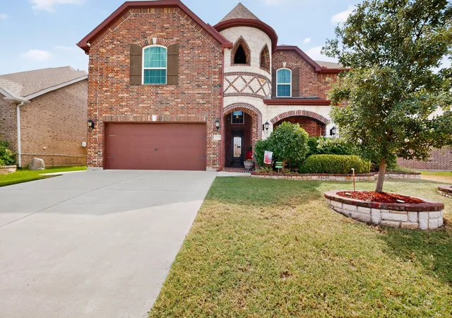 Single family home for sale at 7800 Alders Gate Ln, Denton, TX 76208 | MLS# 21393153